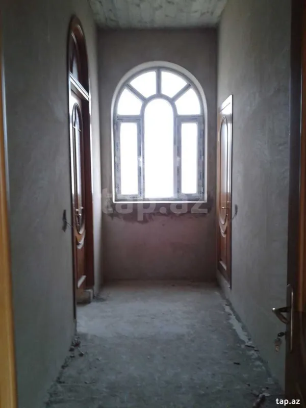 Satılır 6 otaqlı həyət evi 540 m²