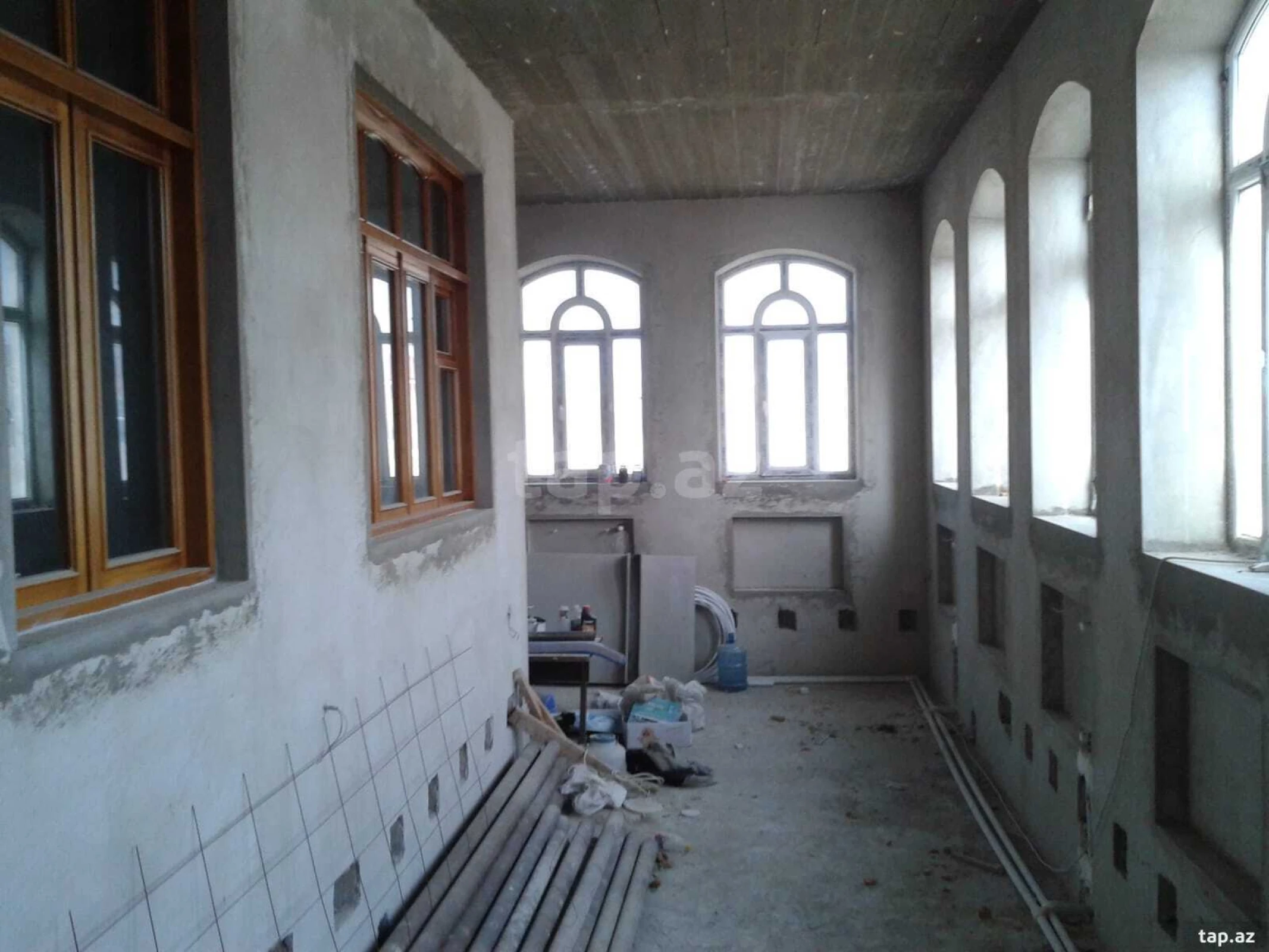 Satılır 6 otaqlı həyət evi 540 m²