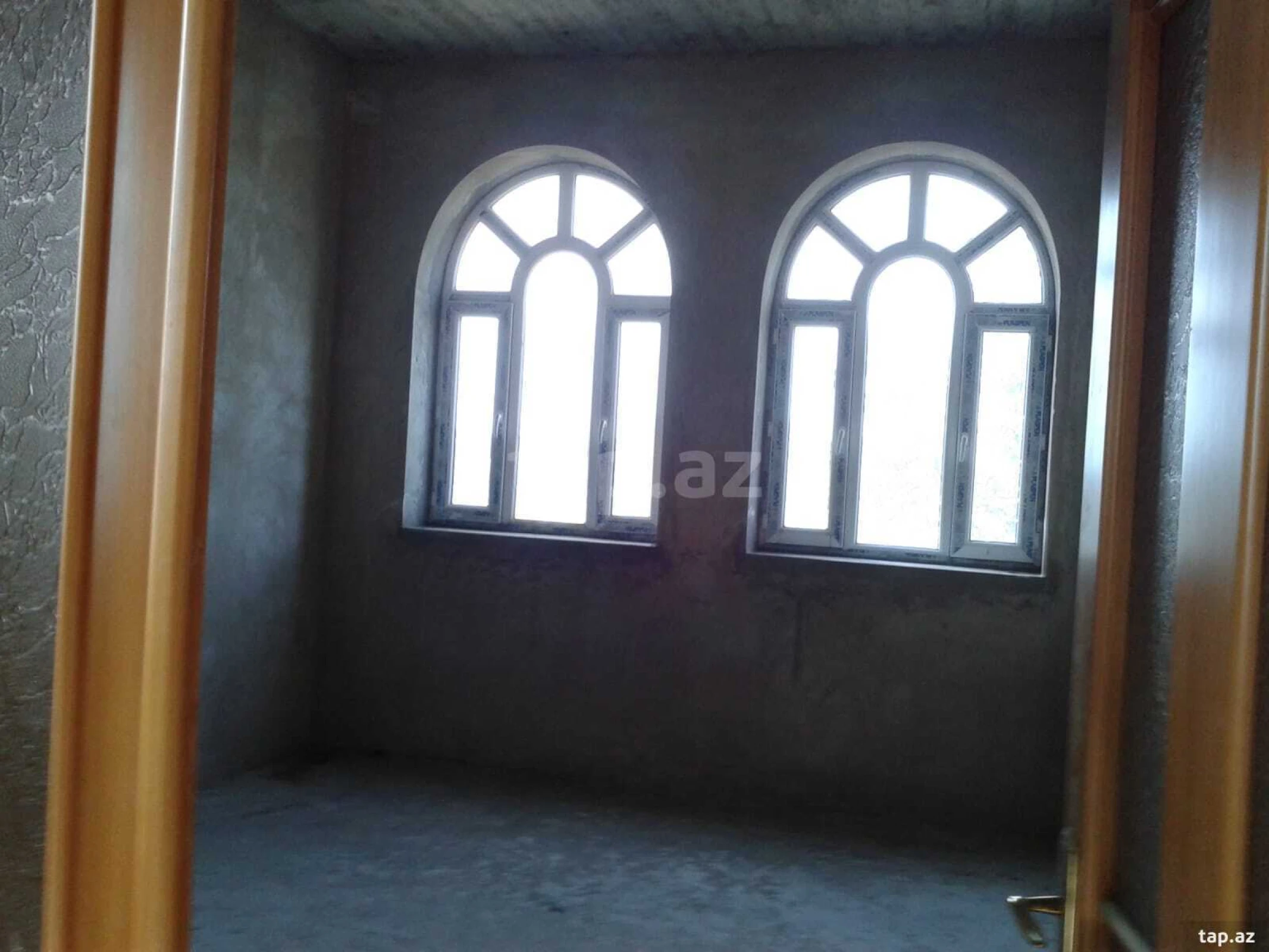 Satılır 6 otaqlı həyət evi 540 m²