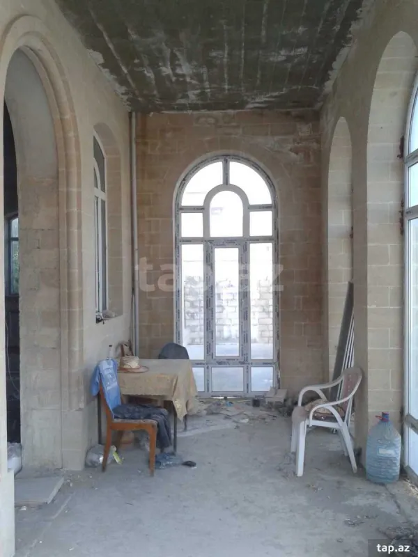Satılır 6 otaqlı həyət evi 540 m²