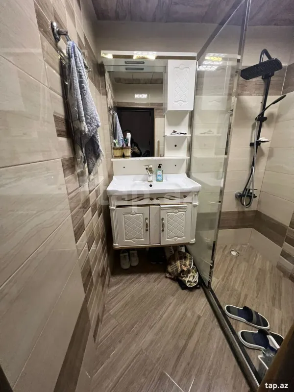 Satılır 4 otaqlı mənzil 80 m²