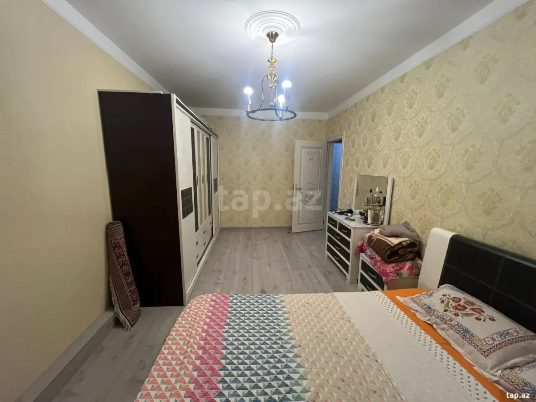 Satılır 4 otaqlı mənzil 80 m²