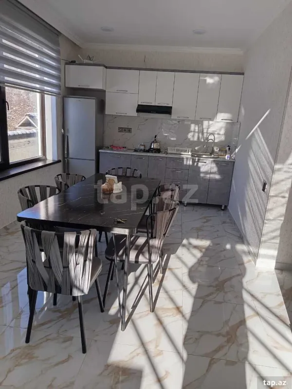 Kirayə verilir 4 otaqlı həyət evi