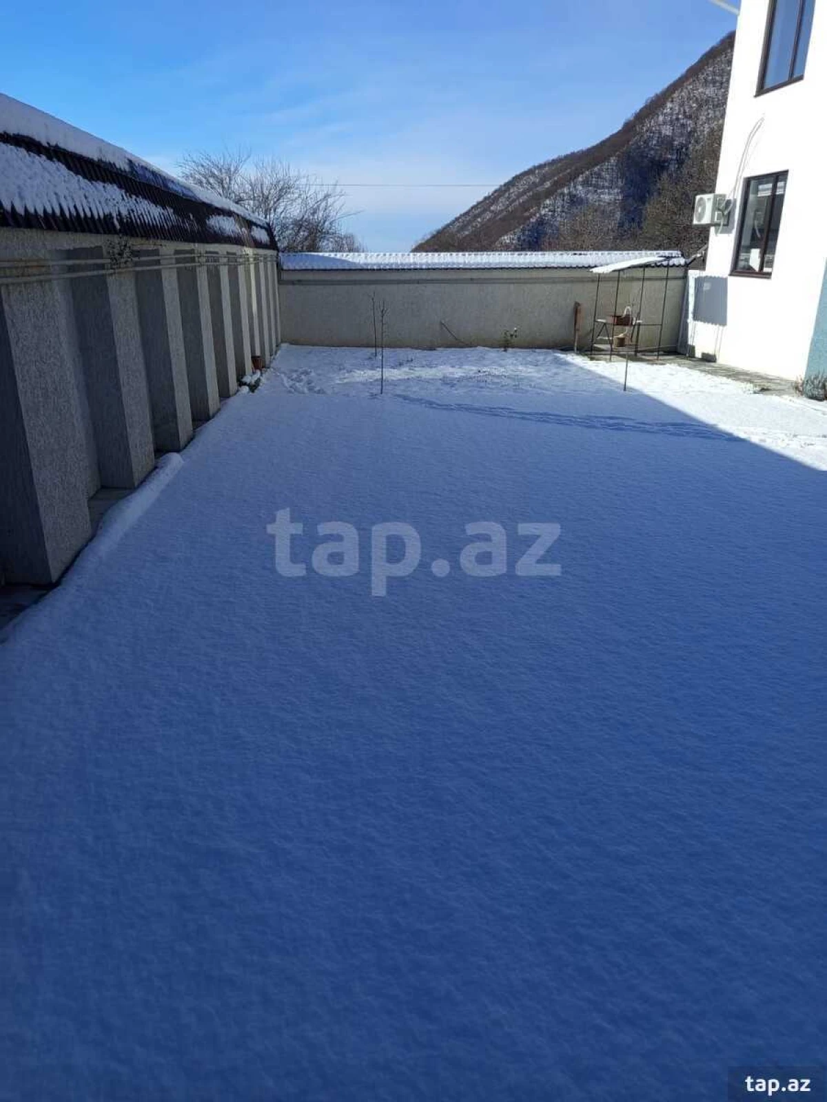 Kirayə verilir 4 otaqlı həyət evi