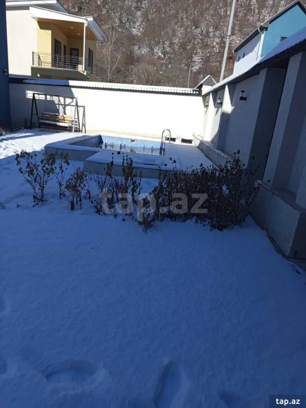 Kirayə verilir 4 otaqlı həyət evi