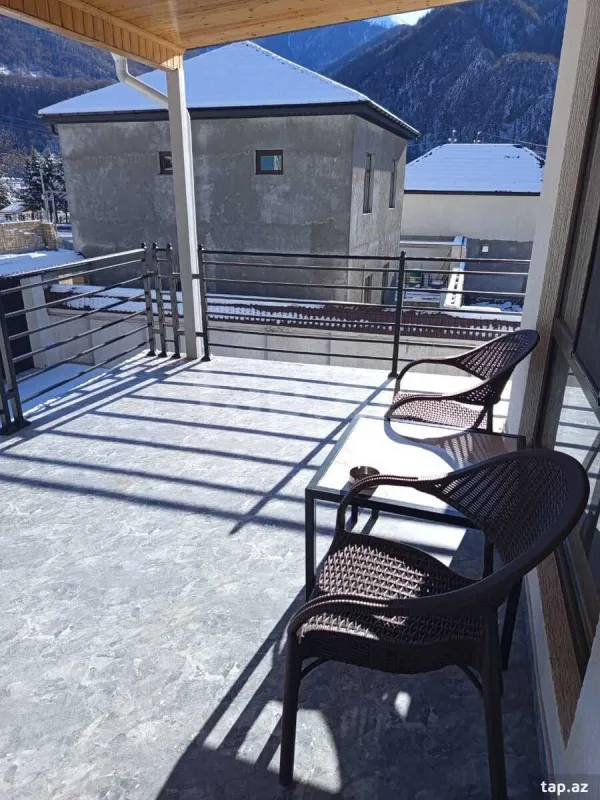 Kirayə verilir 4 otaqlı həyət evi