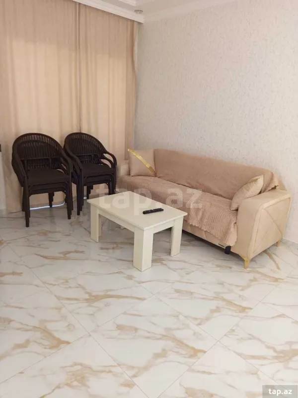 Kirayə verilir 4 otaqlı həyət evi