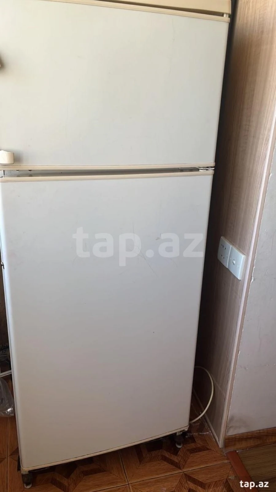 Kirayə verilir 3 otaqlı yeni tikili 200 m²