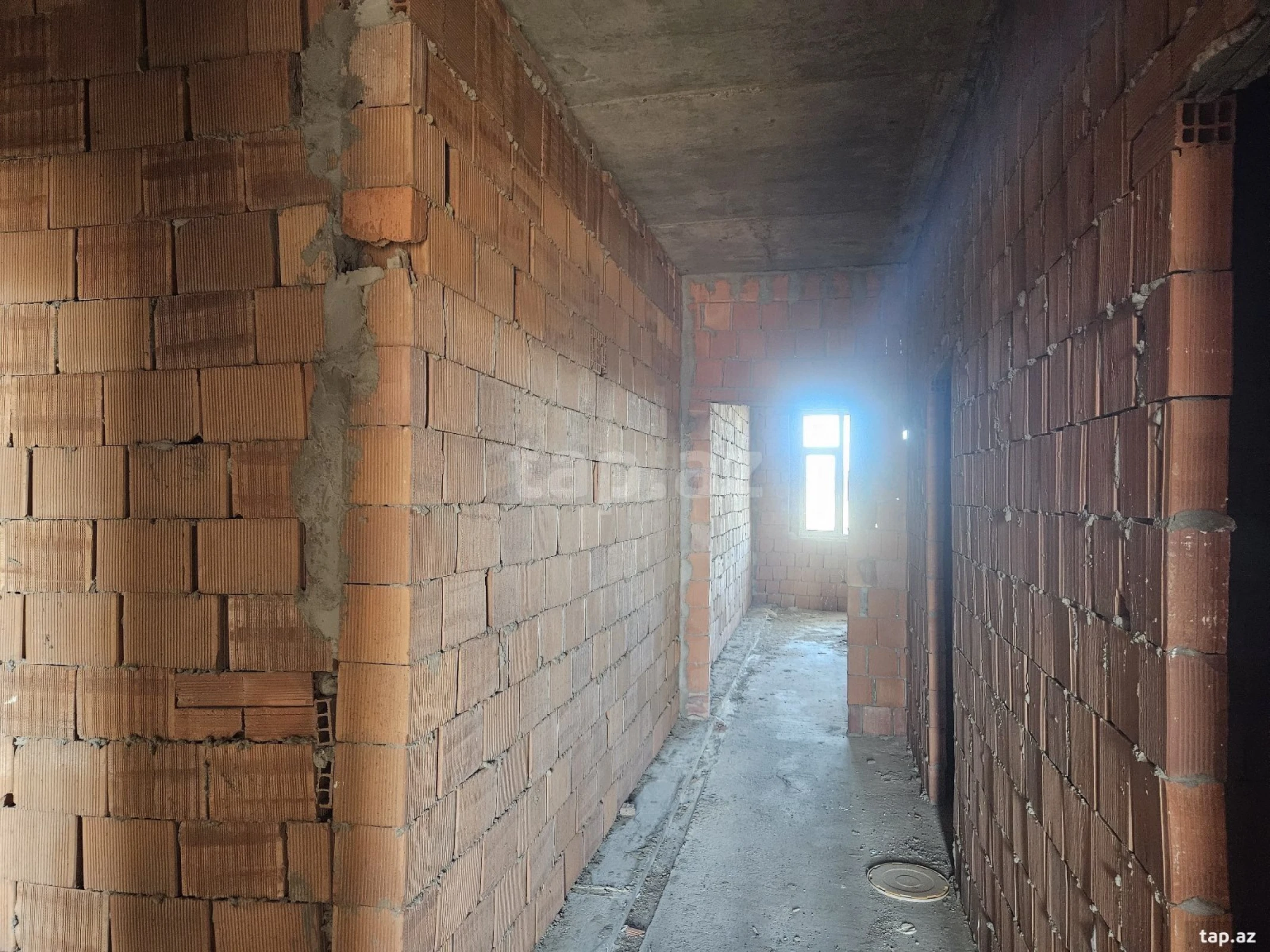 Satılır 3 otaqlı yeni tikili 88 m²