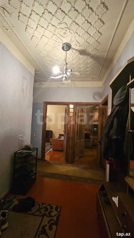 Satılır 4 otaqlı mənzil 110 m²