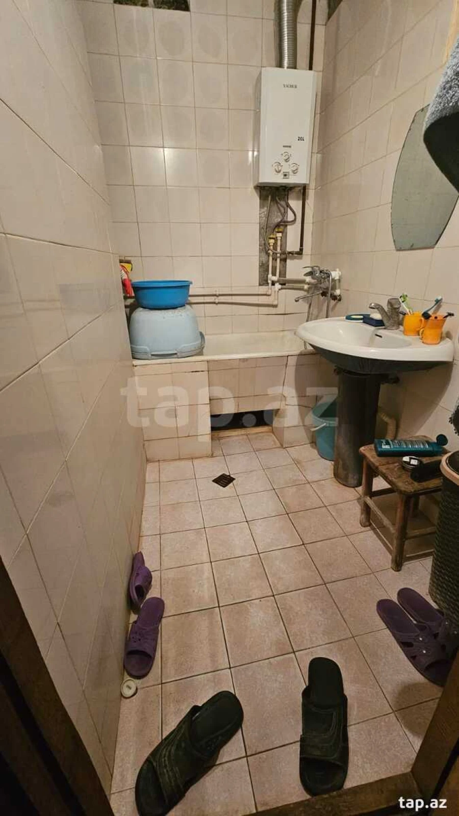 Satılır 4 otaqlı mənzil 110 m²