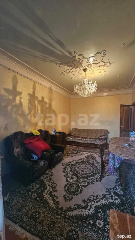 Satılır 4 otaqlı mənzil 110 m²