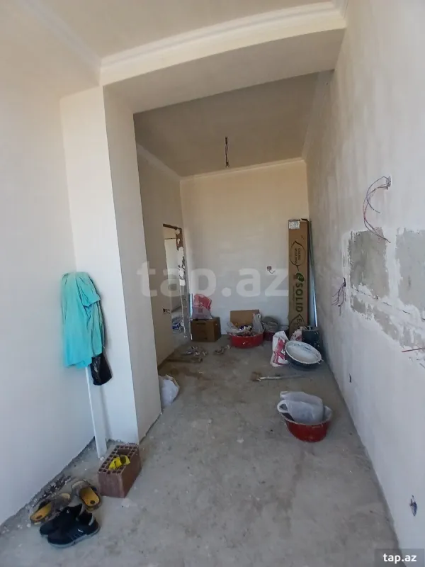 Satılır 6 otaqlı həyət evi