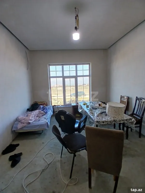 Satılır 6 otaqlı həyət evi