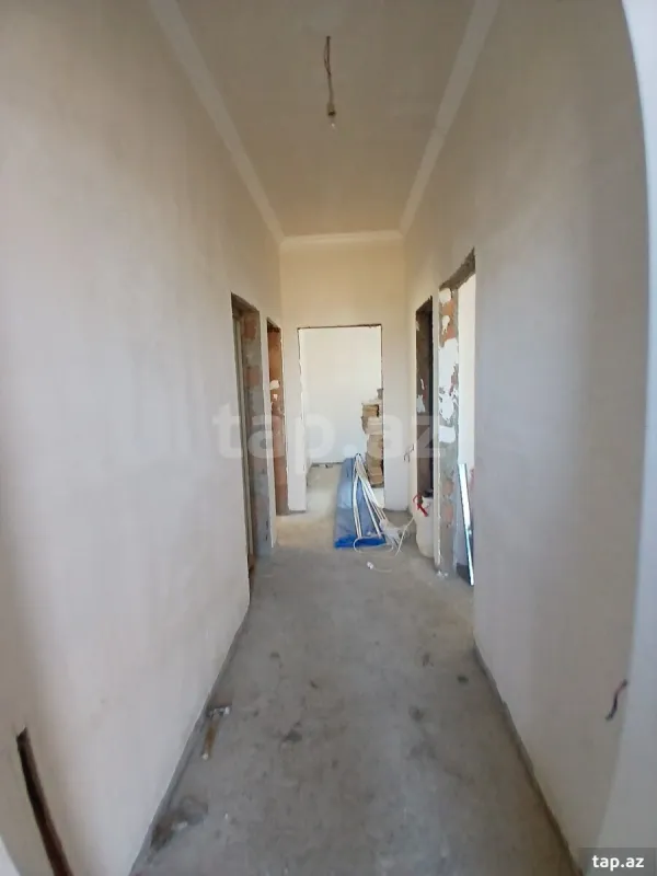 Satılır 6 otaqlı həyət evi