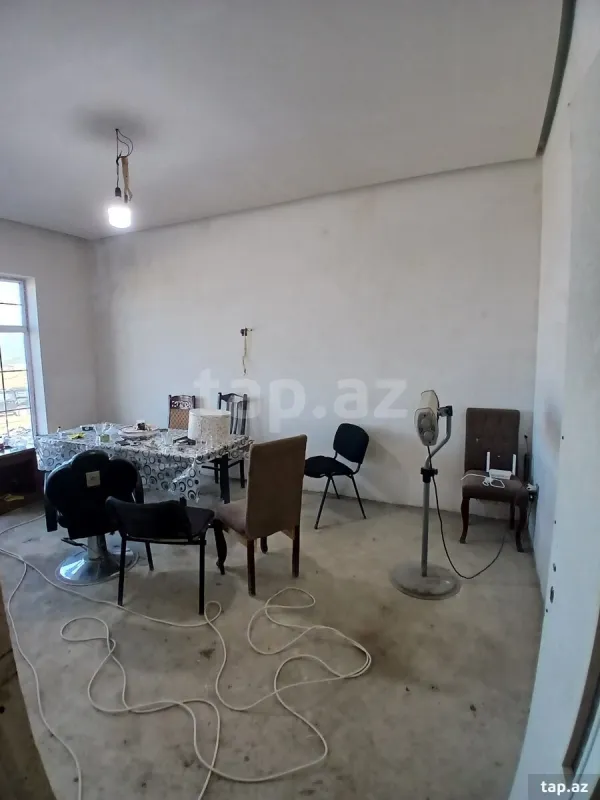 Satılır 6 otaqlı həyət evi