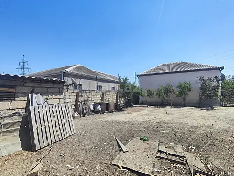 Satılır 3 otaqlı həyət evi