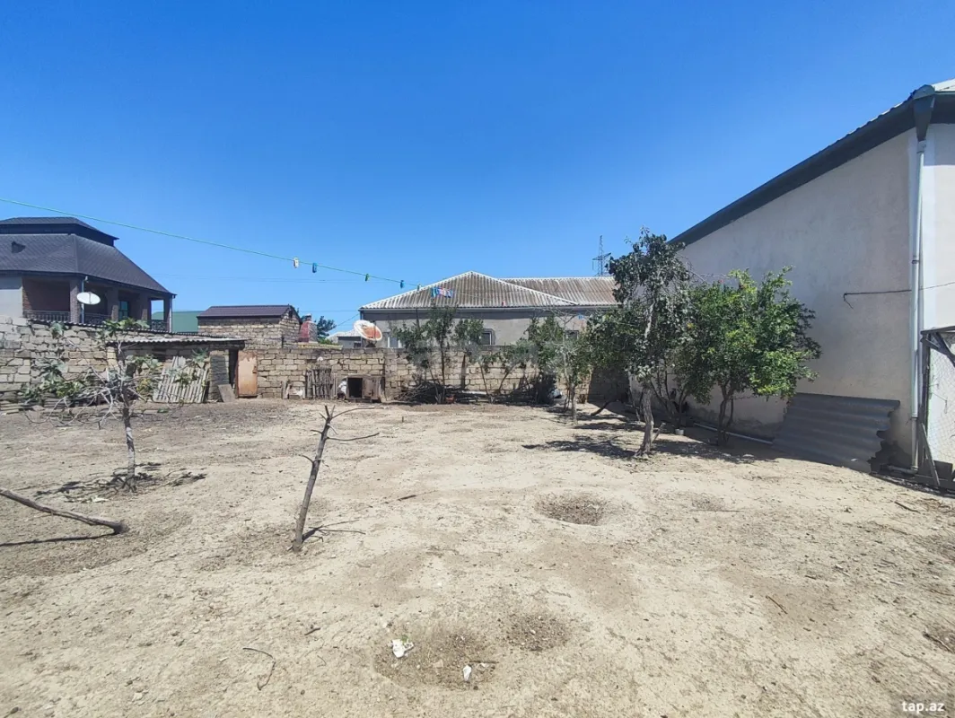Satılır 3 otaqlı həyət evi