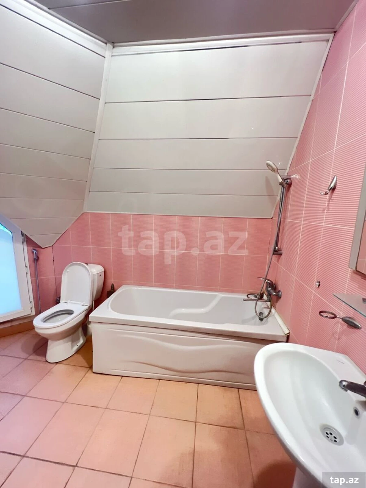 Kirayə verilir 4 otaqlı həyət evi 200 m²