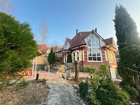 Kirayə verilir 4 otaqlı həyət evi 200 m² — Quba 4 otaq 200.00 m²