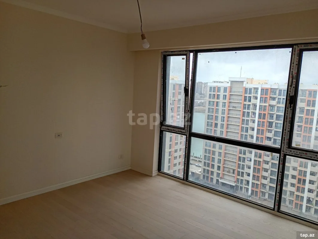 Satılır 3 otaqlı yeni tikili 83 m²