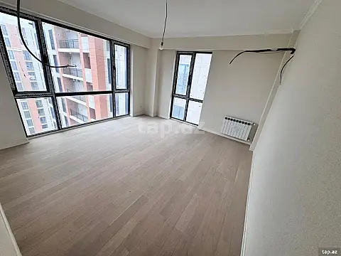 Satılır 3 otaqlı yeni tikili 83 m²