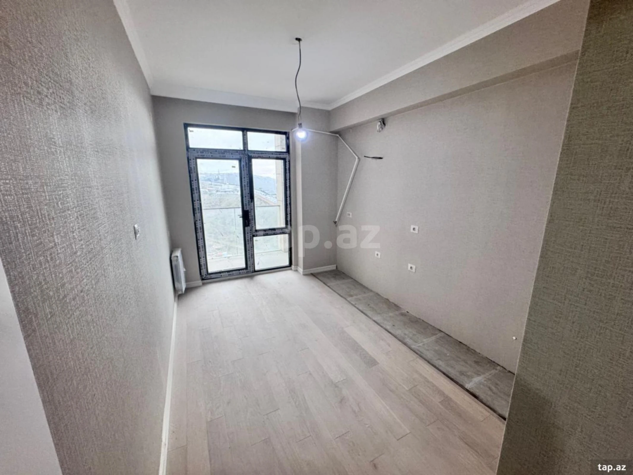 Satılır 3 otaqlı yeni tikili 83 m²