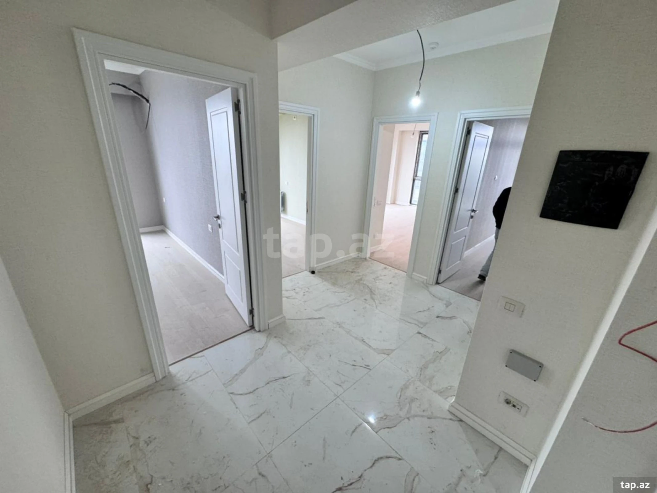 Satılır 3 otaqlı yeni tikili 83 m²