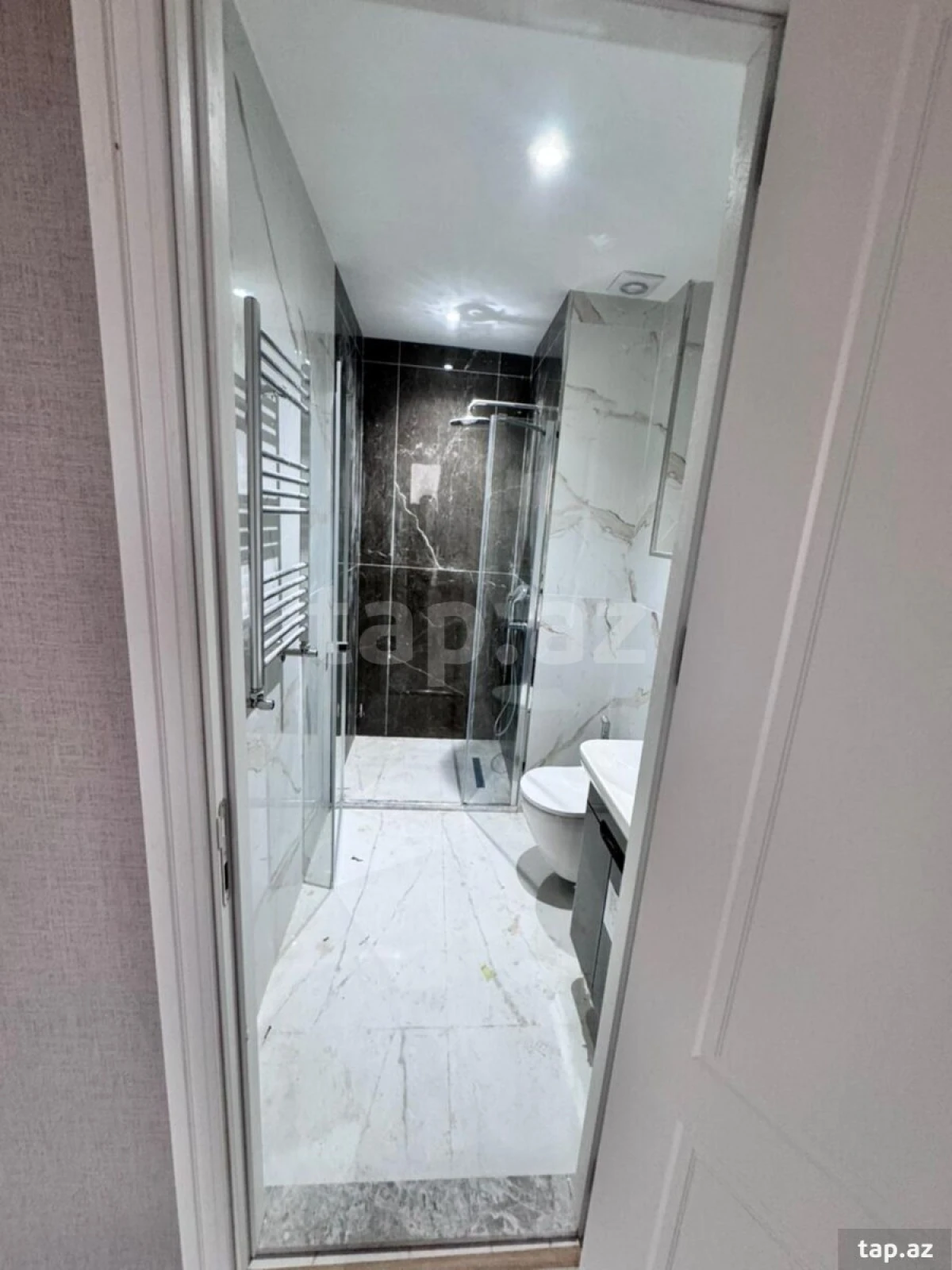 Satılır 3 otaqlı yeni tikili 83 m²