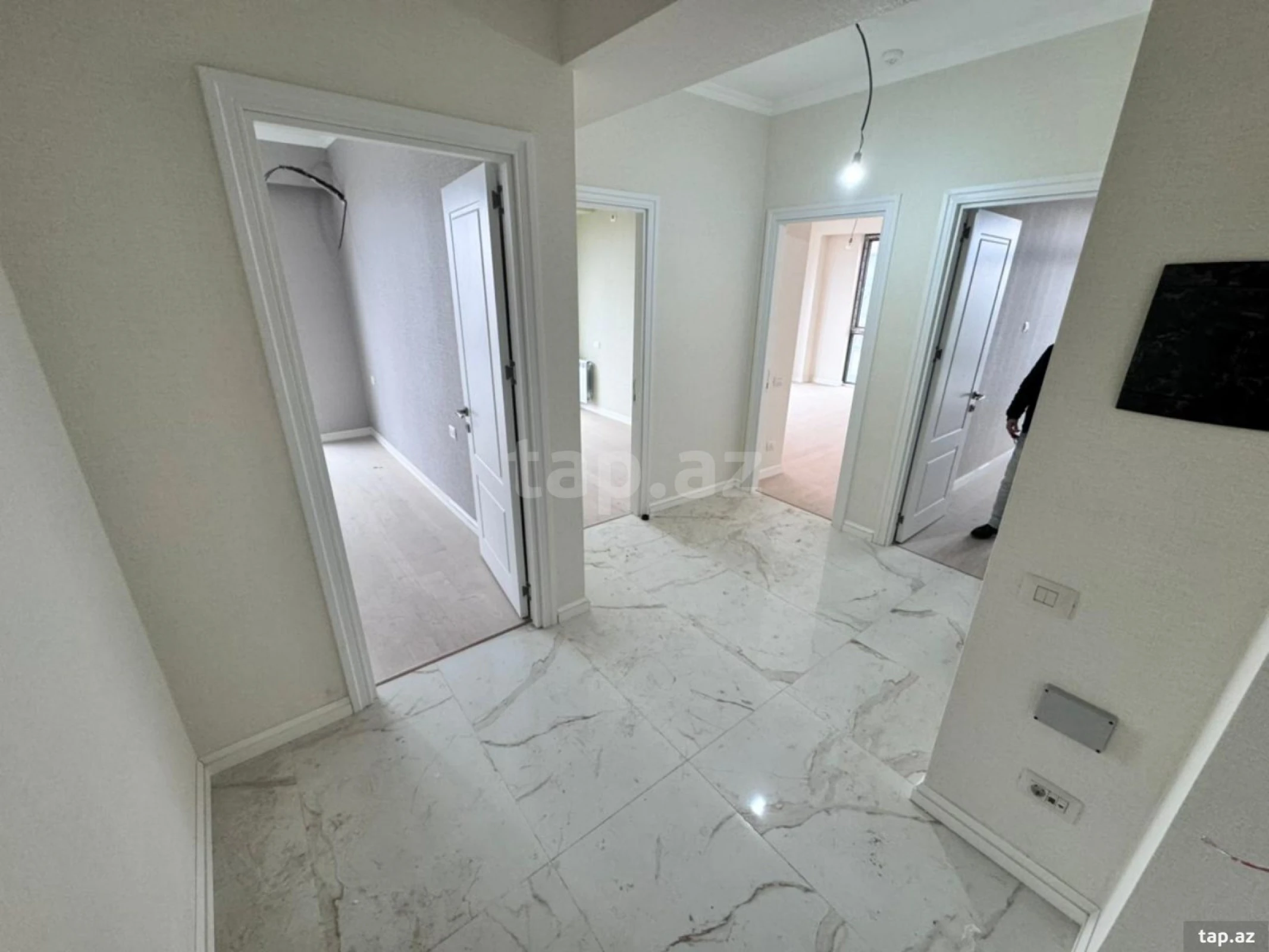 Satılır 3 otaqlı yeni tikili 83 m²