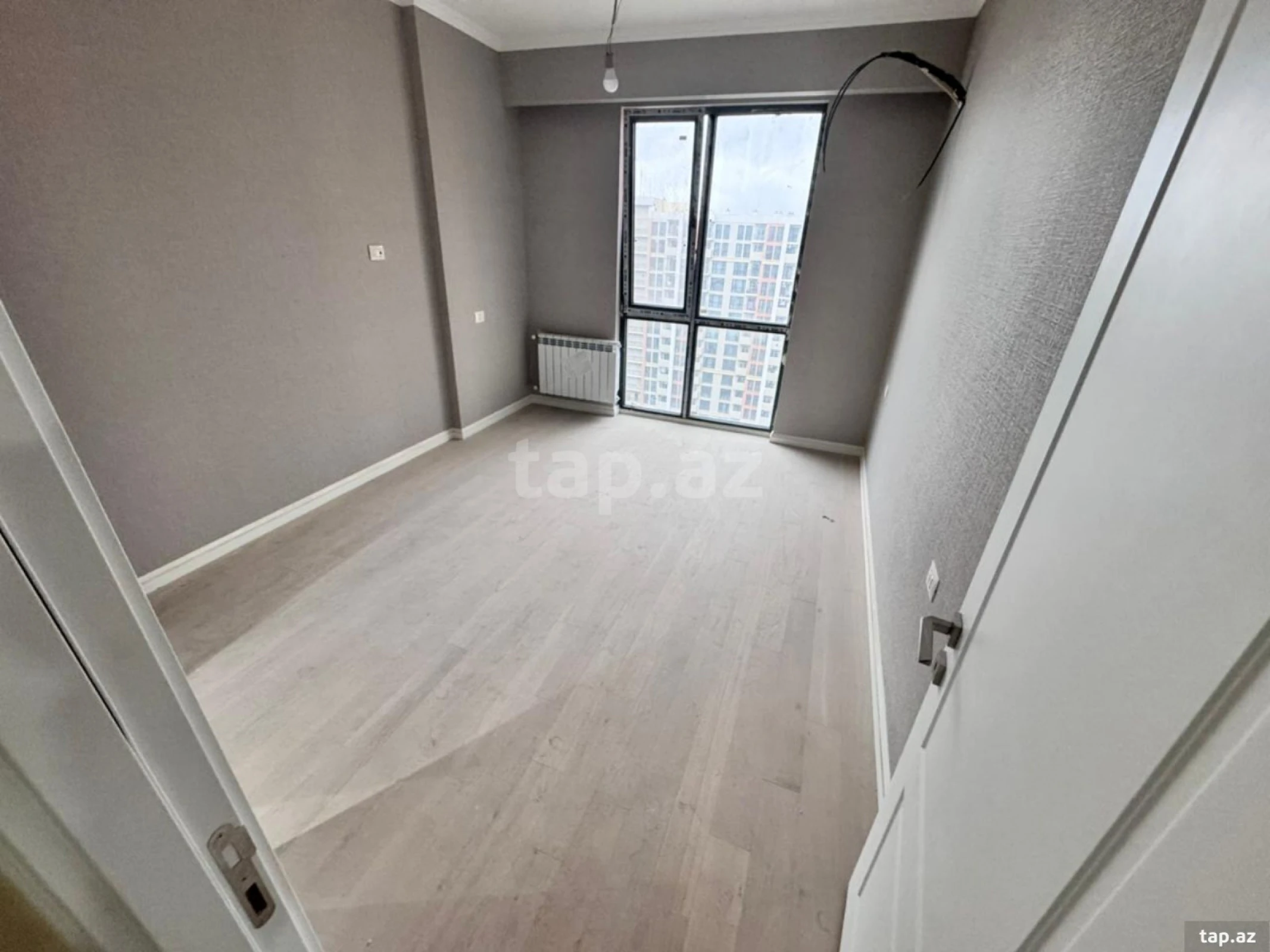 Satılır 3 otaqlı yeni tikili 83 m²