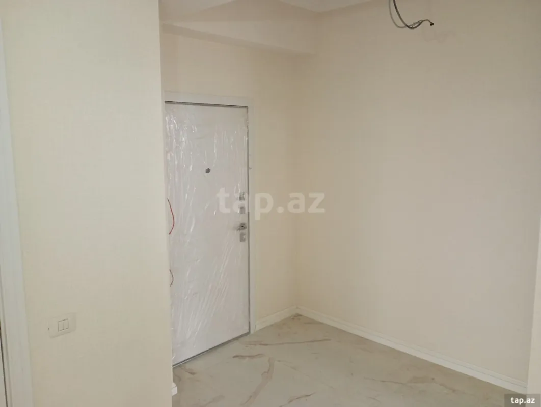 Satılır 3 otaqlı yeni tikili 83 m²