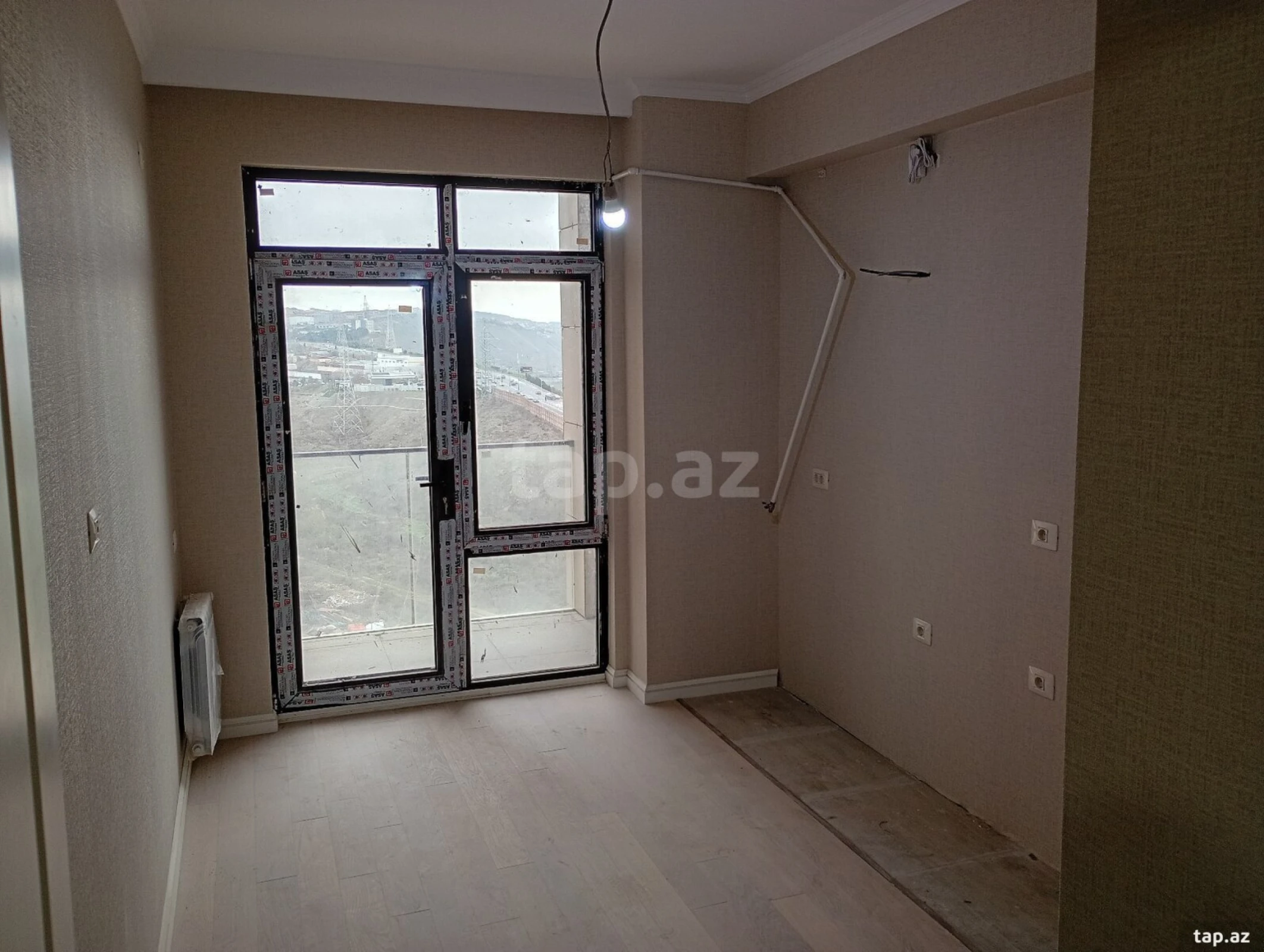 Satılır 3 otaqlı yeni tikili 83 m²