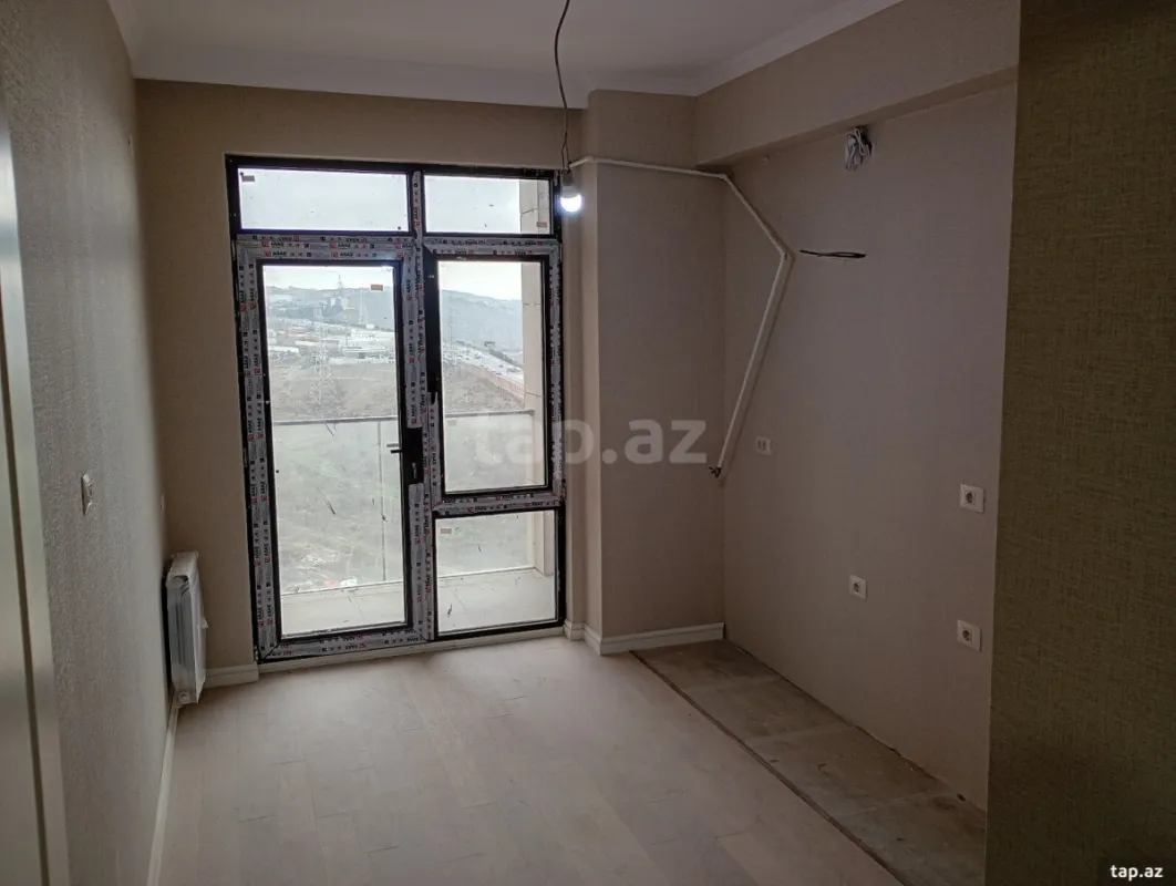 Satılır 3 otaqlı yeni tikili 83 m²