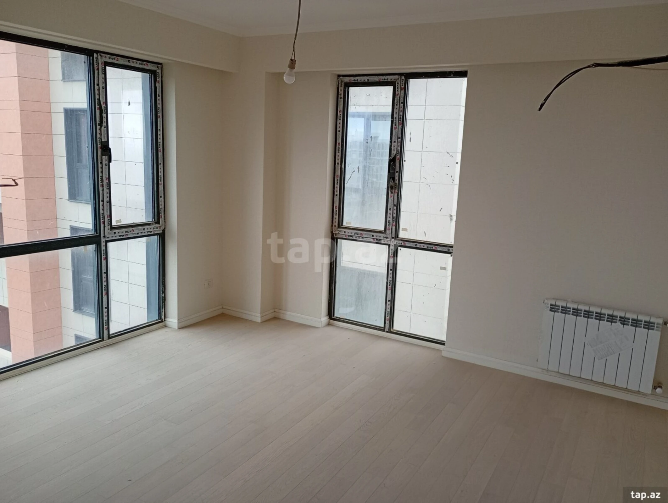 Satılır 3 otaqlı yeni tikili 83 m²
