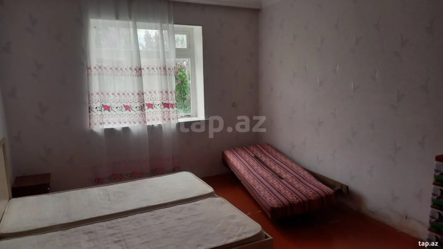 Satılır 4 otaqlı həyət evi