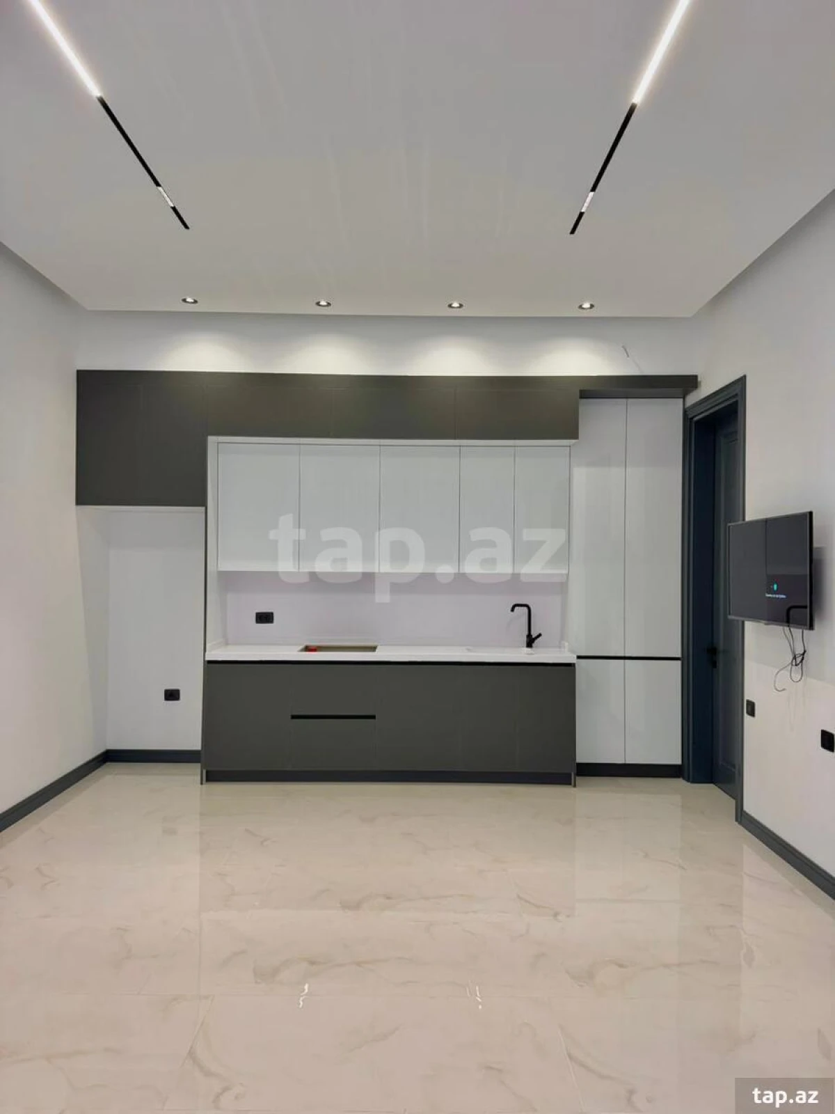 Satılır 5 otaqlı həyət evi