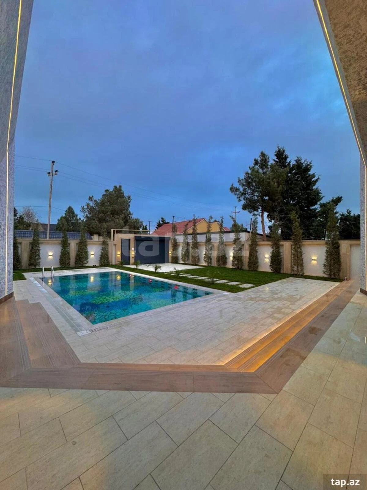 Satılır 5 otaqlı həyət evi