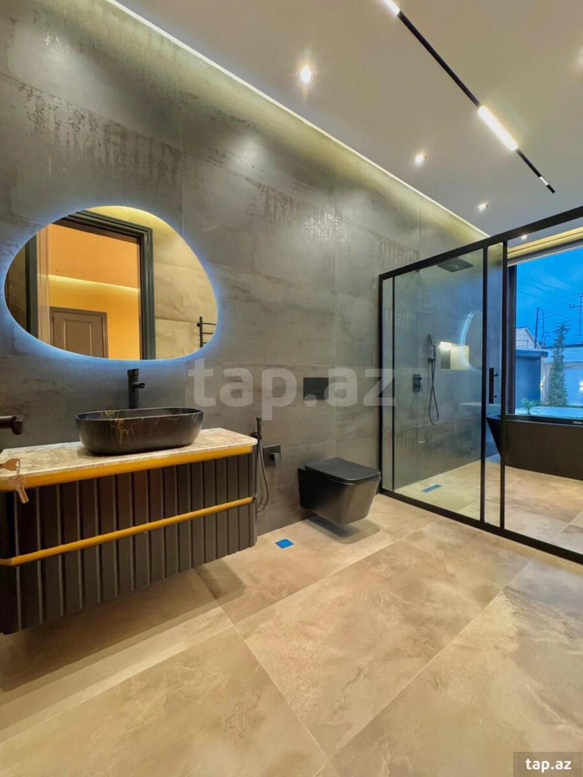 Satılır 5 otaqlı həyət evi