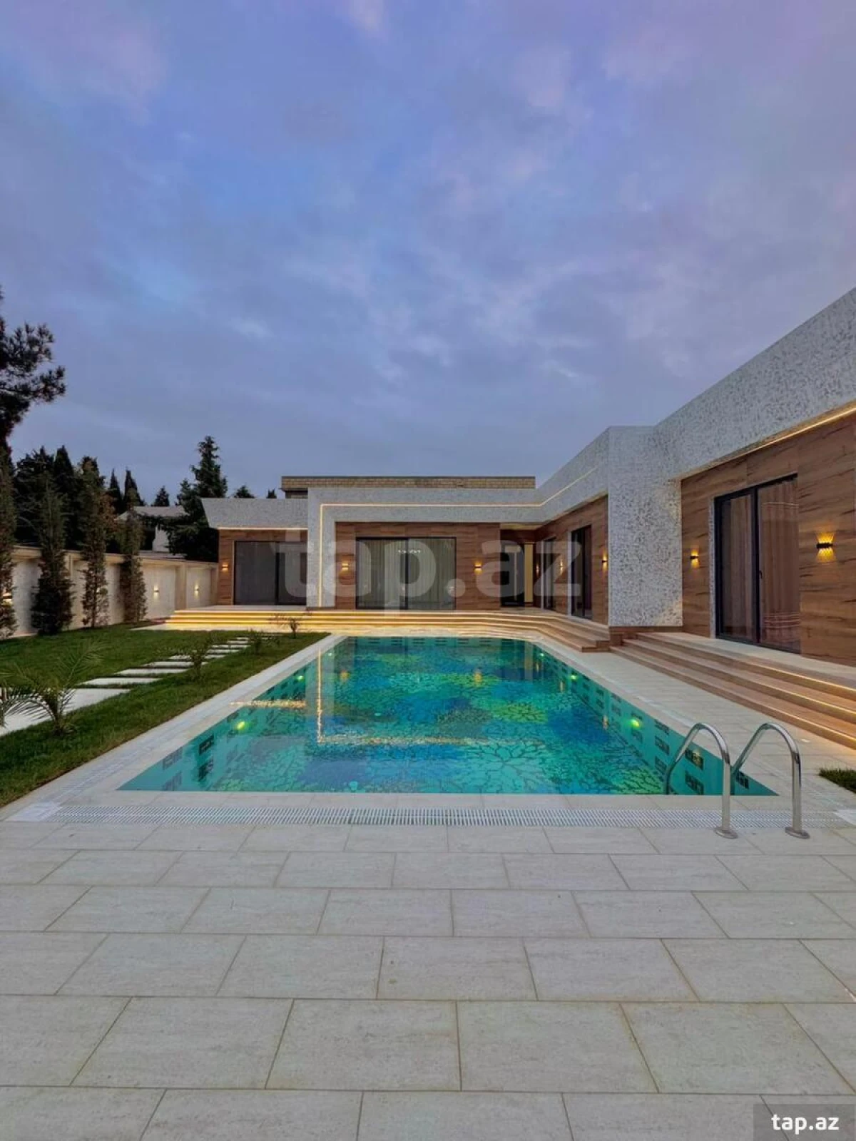 Satılır 5 otaqlı həyət evi