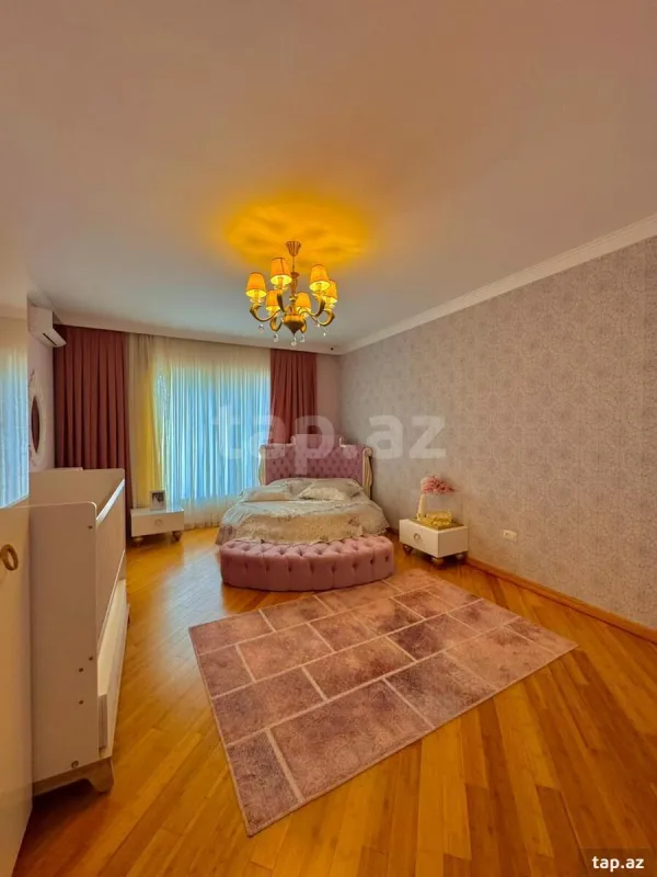 Satılır 6 otaqlı həyət evi