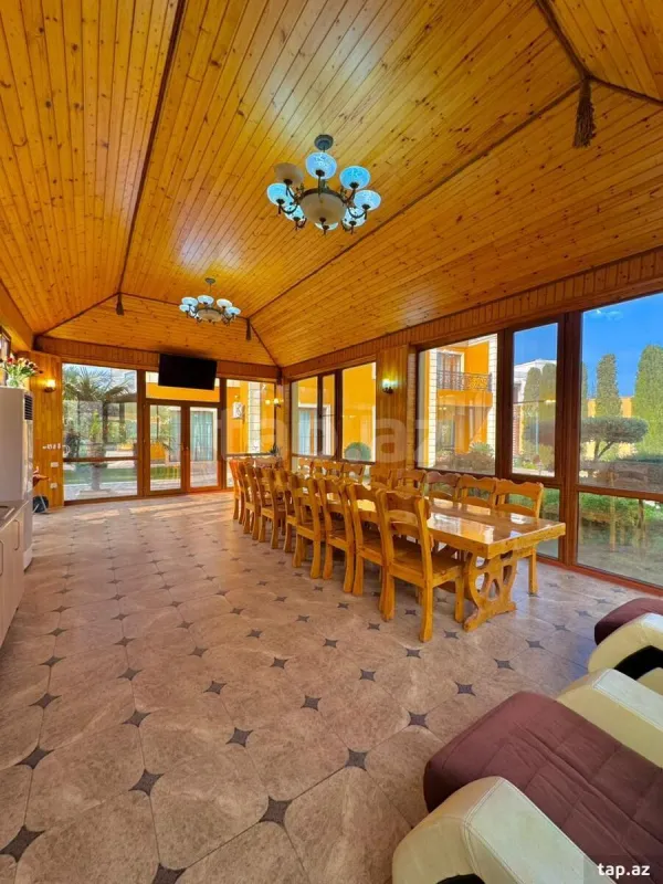 Satılır 6 otaqlı həyət evi