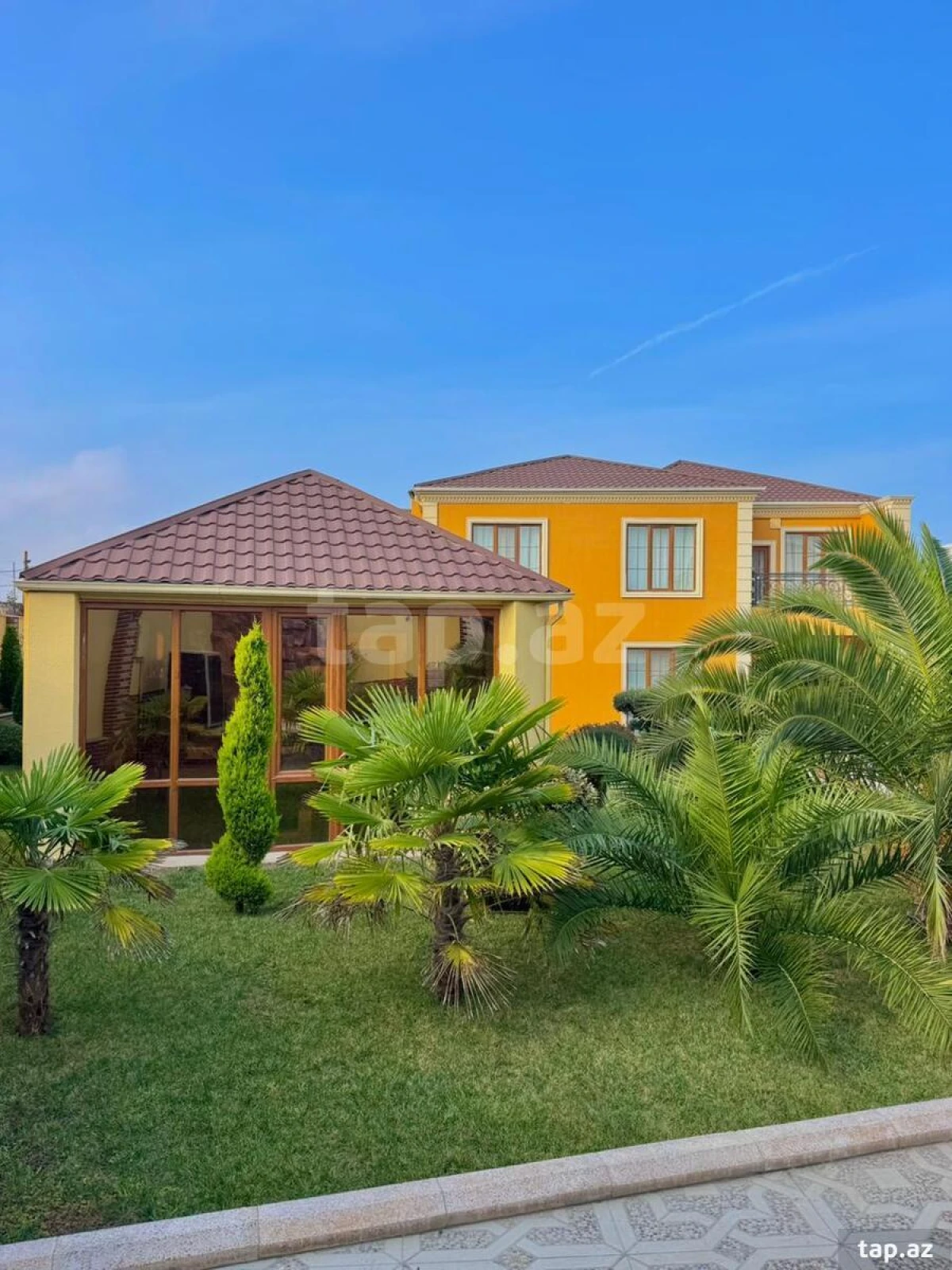 Satılır 6 otaqlı həyət evi