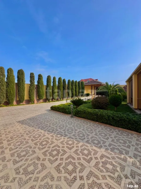 Satılır 6 otaqlı həyət evi