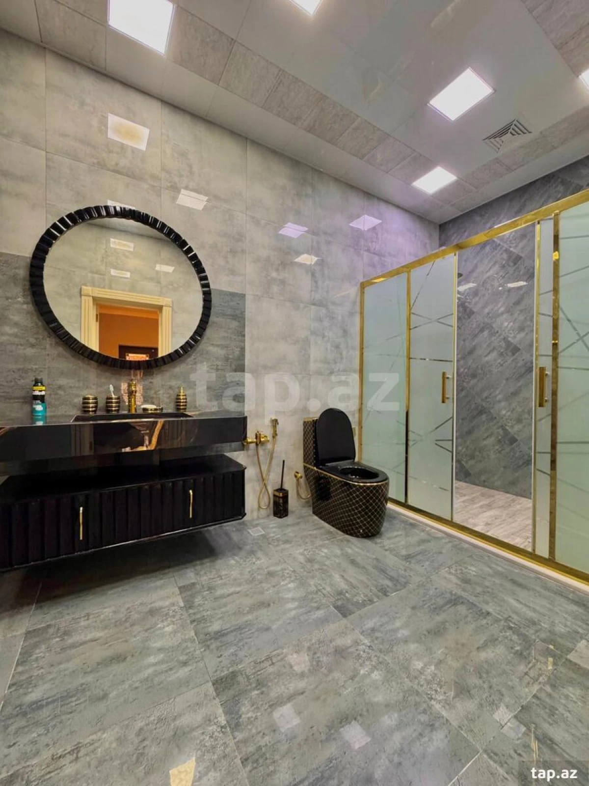 Satılır 6 otaqlı həyət evi