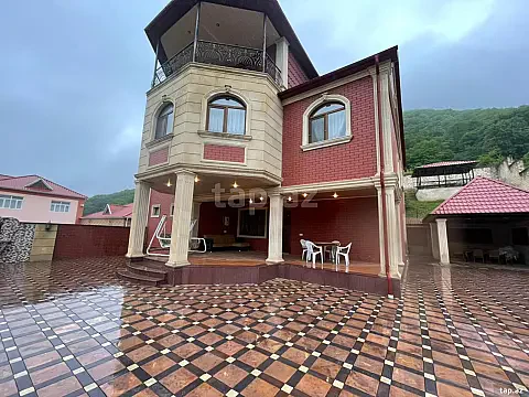 Kirayə verilir 4 otaqlı həyət evi 200 m² — Quba 4 otaq 200.00 m²
