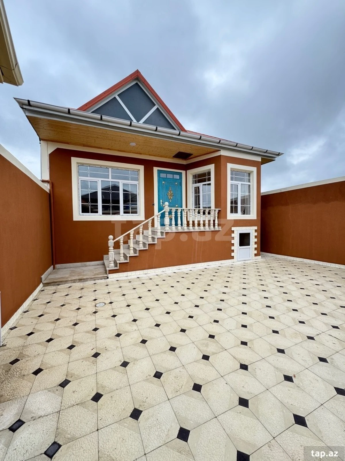 Satılır 3 otaqlı həyət evi