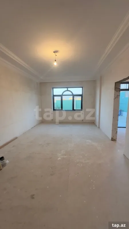 Satılır 5 otaqlı həyət evi