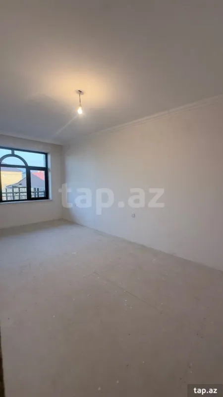 Satılır 5 otaqlı həyət evi