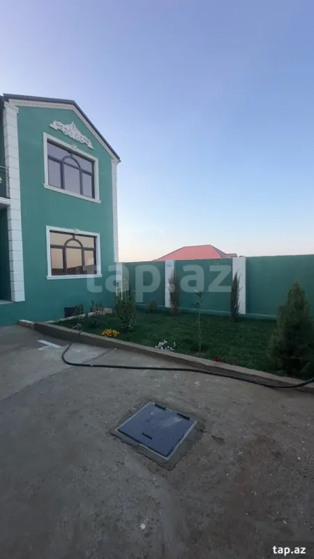 Satılır 5 otaqlı həyət evi